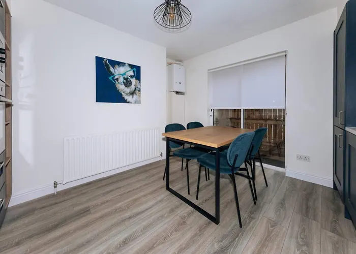 Centrally Located & Spacious 4Bd House- St Kevin\'S